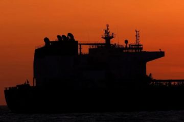 El brent cae más de 3 %, hasta los 100 dólares, a la espera de avances entre EE.UU. e Irán