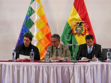Gobierno y transporte libre definen agenda de trabajo en mesas técnicas