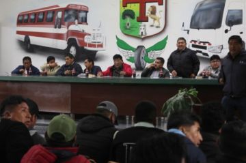 Choferes determinan replegarse el lunes en contra del fin del subsidio al diésel