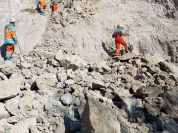 La Paz: Caída de rocas en el camino a Mallasa interrumpe el tránsito