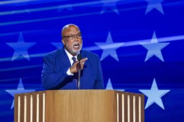 Congresistas en EEUU dicen que ICE retuvo a 342 inmigrantes en un centro con capacidad para 56