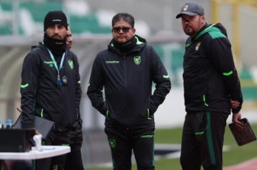 Bolivia encara el camino al Mundial con su técnico bajo proceso y asesoramiento español