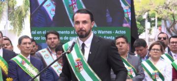 En el aniversario de Santa Cruz, gobernador compromete carreteras, pozos de agua, mejoras en hospitales 