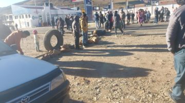 URGENTE: Reportan bloqueo en la vía Potosí - Sucre por crisis de combustible