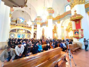 La Catedral estuvo colmada de asistentes a la misa.