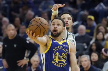 Stephen Curry renueva con los Warriors por 2 años y 116 millones