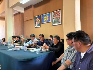 Gobierno convoca a la Confederación de Choferes a mesa de diálogo para este martes 29