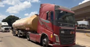 Gobernación de Santa Cruz reporta llegada de primer convoy de diésel importado