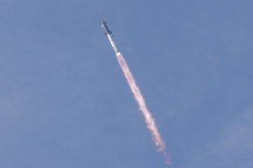 La nave Starship ameriza con éxito después de su primer viaje orbital