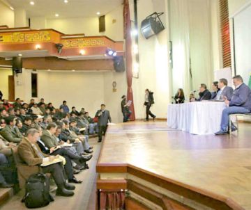 Gobierno y el transporte pactan mesas de trabajo