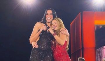 Shakira y Dua Lipa comparten escenario en la gira ‘Las Mujeres Ya No Lloran’