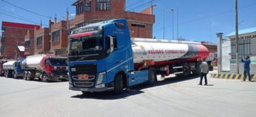 Una empresa privada trae diésel para la venta en Potosí