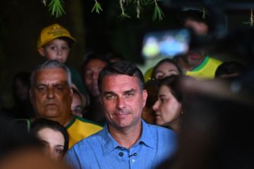 Flávio Bolsonaro suma el apoyo de candidato conservador que obtuvo el 2,18 % de los votos