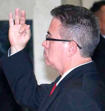 Urioste asume y anuncia el fin de la extorsión y la persecución 