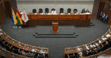 Conminan a exdiputados a devolver equipos, pero ellos exigen respeto al debido proceso