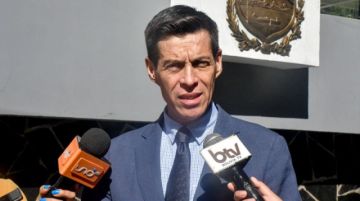 Viceministro afirma que hay parlamentarios reciben sueldo de Róger Mariaca