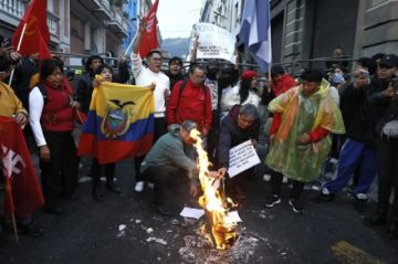 Sindicatos de Ecuador marchan por «cambios radicales» en salud, educación y empleo
