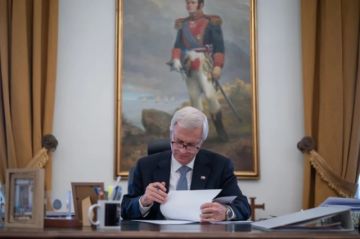 José Antonio Kast promulga su megarreforma económica sin ceremonia debido a la emergencia en Chile