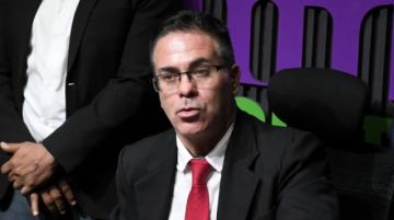 Fiscal Urioste niega contacto previo con el presidente Paz