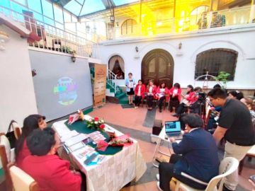 Celebran el Día de la Mujer con encuentro de escritoras