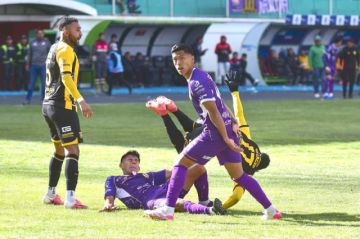 La defensa de The Strongest apela a la falta para detener el ataque.