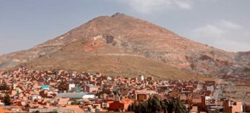 La UATF advierte riesgo de pronto  desplome de parte alta del Cerro