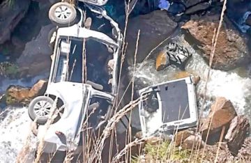 Accidente de minibús deja 10 muertos en los Yungas