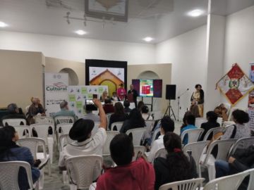 La presentación fue con masiva asistencia de público.