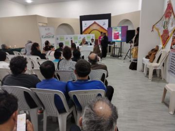 La presentación fue con masiva asistencia de público.