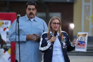 Nicolás Maduro y Cilia Flores se declaran no culpables por conspiración y juez aplaza el juicio
