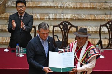 Rodrigo Paz entrega personería jurídica a los Ayllus en Paz en Potosí y Oruro