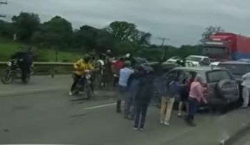 Santa Cruz: Choque múltiple en la ruta a Cotoca deja tres fallecidos y varios heridos