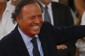 La justicia española puede investigar la querella contra Julio Iglesias, según la Fiscalía