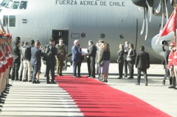 Revilla entrega declaratoria de Huésped Ilustre a Kast