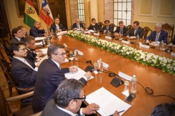 Gobierno afirma que Corredor bioceánico de fibra óptica Chile-Bolivia permitirá mejorar el internet 