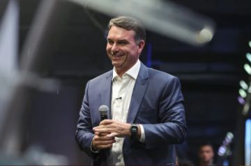 Bolsonaro se compromete a no intentar la reelección en Brasil y niega pretender ofrecerle cargos a su familia
