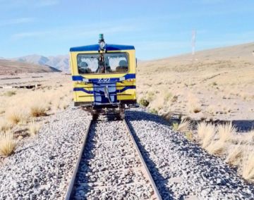 Inspección revela avances en la línea férrea que une a Sucre y Potosí