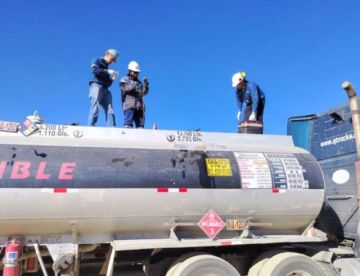 Precintan cisterna con diésel de importación en El Alto tras detectarse irregularidades 