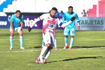 Tommy Tobar desperdició la opción de empatar desde el punto penal.
