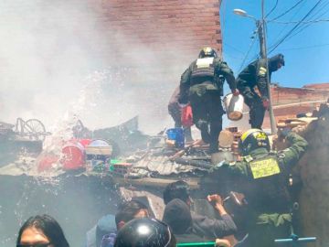 Incendio en zona alta deja daños materiales y una mujer evacuada al hospital