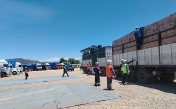 Tarija: Operativo decomisa cinco vehículos con cigarrillos de contrabando