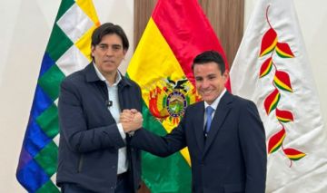 Ministro Mauricio Zamora posesiona a Jorge Vaca como nuevo director de AEVivienda