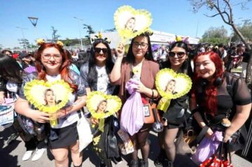 Miles de fans hacen filas para el debut de BTS en Argentina
