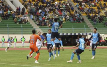 Gualberto Villarroel San José derrota a Blooming con doblete de Cáceres