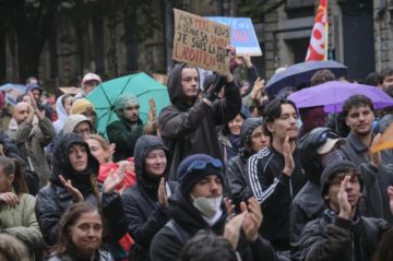 Las protestas en Francia reavivan el debate sobre la legitimidad de Macron