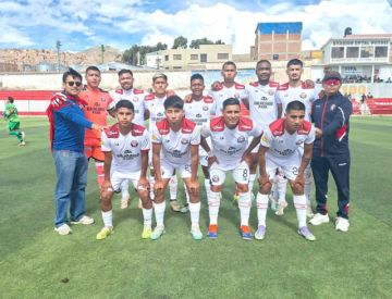 El plantel de Independiente de Cochabamba.
