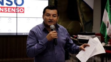 Declaran en rebeldía y emiten orden de aprehensión contra Jhonny Fernández