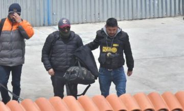 “La famosa caja fuerte fue entregada a la Fiscalía”, señala defensa de policía aprehendido
