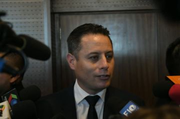 Lara plantea reprogramar sesión de la ALP para que Paz brinde un informe oral