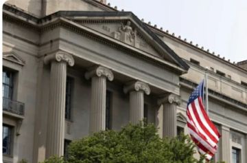Una jueza prohíbe al Gobierno de Trump amenazar con procesar a funcionarios electorales